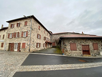MAISON - ROCHE EN REGNIER - 406 m2 - VENDU