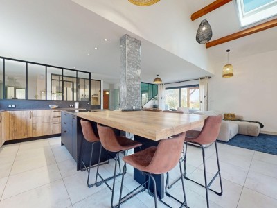 MAISON A VENDRE - BEAUZAC - 180 m2 - 447 000 &euro;