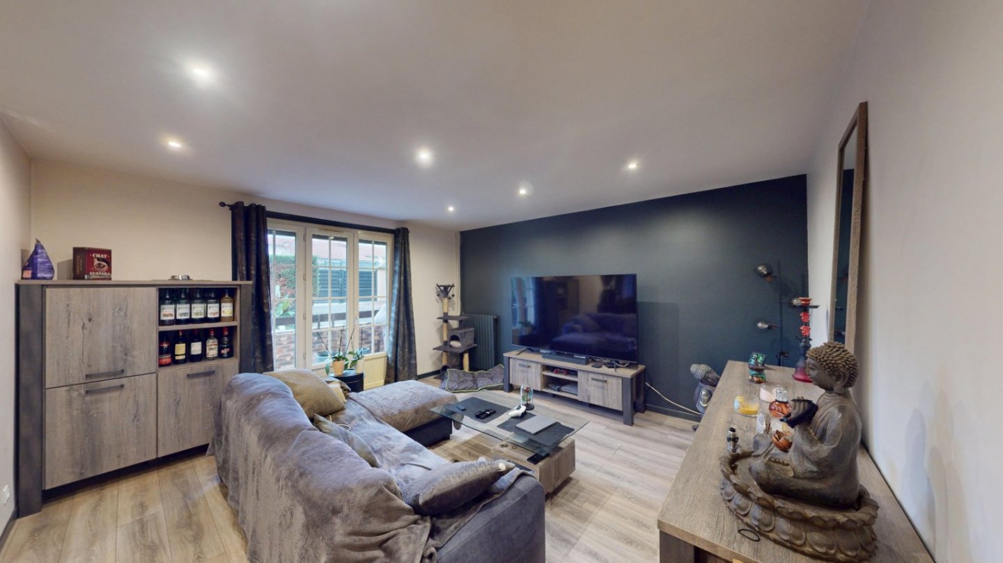 MAISON A VENDRE - RETOURNAC - 237 m2 - 230 000 €