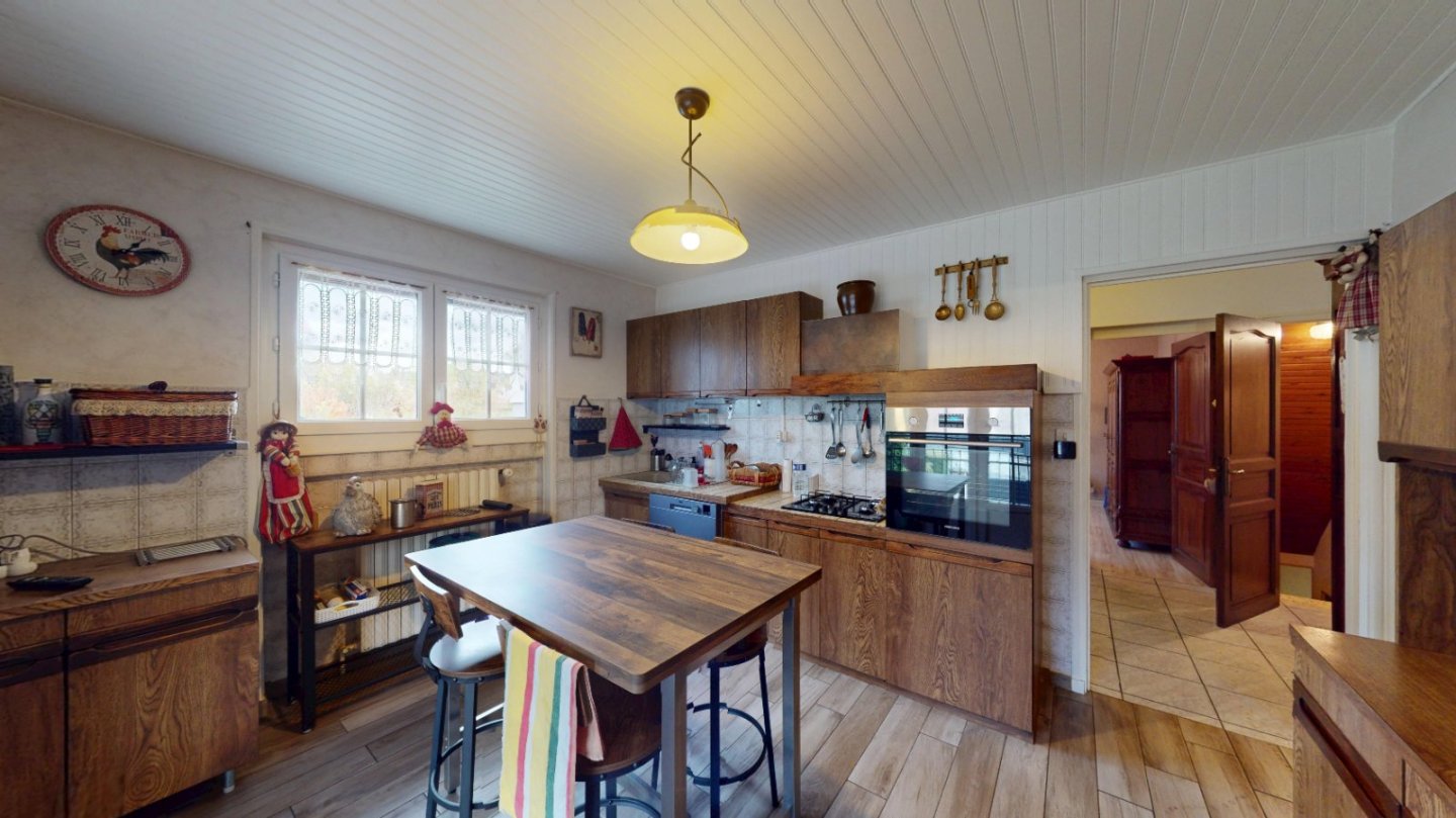 MAISON A VENDRE - RETOURNAC - 237 m2 - 230 000 €