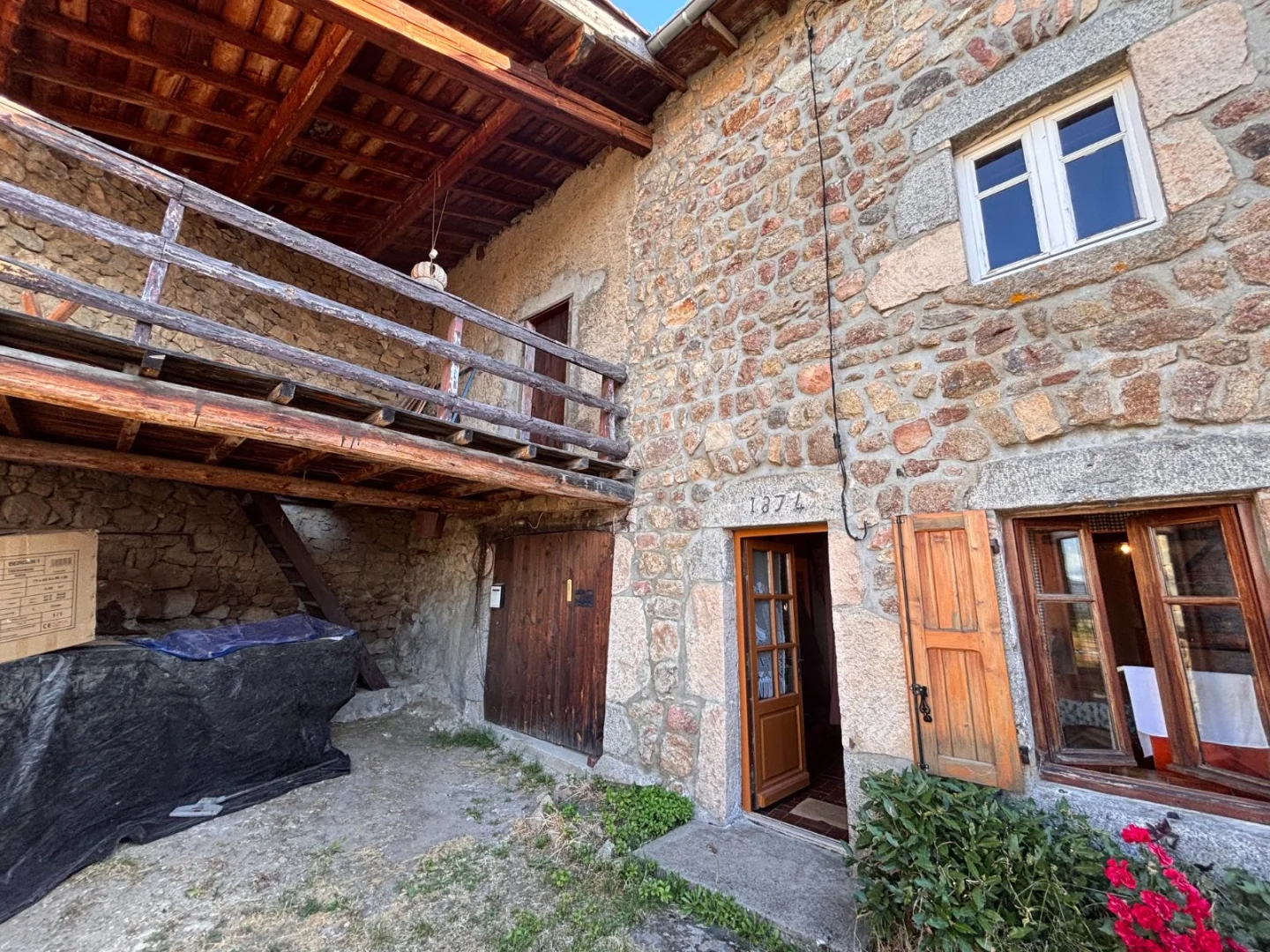 Maison 5 pièces 65 m² · à Tiranges · 65 m² · 75 000 €
